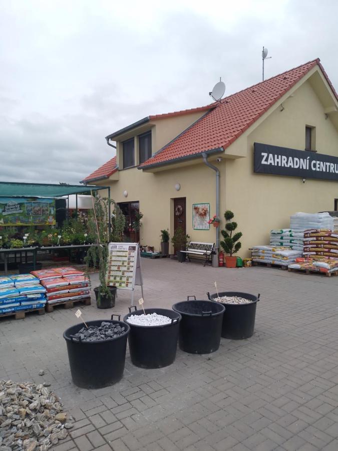 Garden Apartments زنويمو المظهر الخارجي الصورة